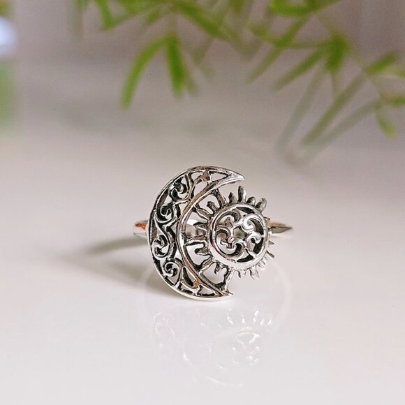 Women's 925 Sterling Silver Moon and Sun Ring Bohemian Crescent Moon Ring - Picture 8 of 10
